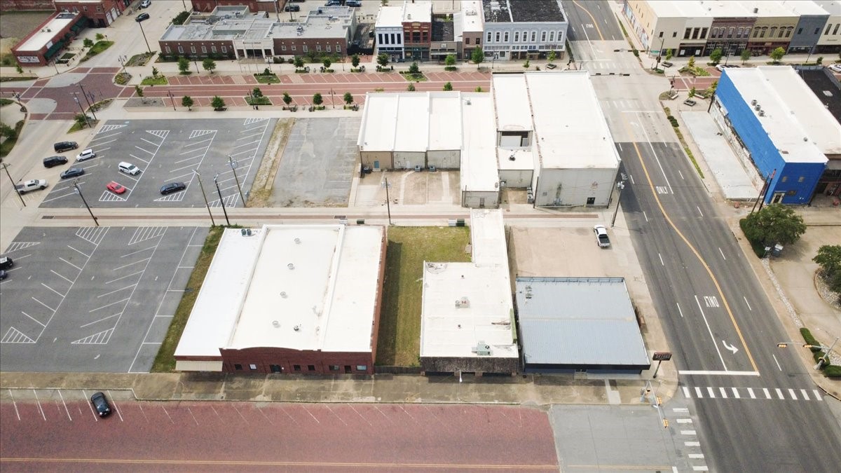 Commercial Sale in Denison 4