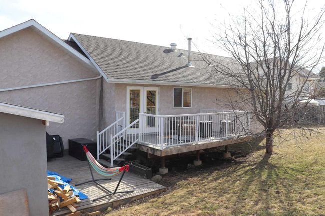 5810 12 A Avenue, Home with 4 bedrooms, 3 bathrooms and 2 parking in Edson AB | Image 6
