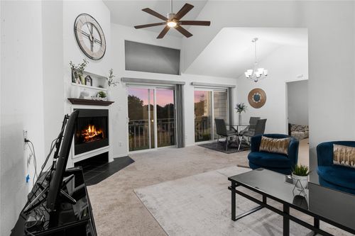 677-677 Cimarron Trl, Irving, TX, 75063-6607 | Card Image