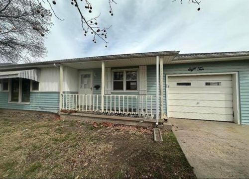 810 N C St, Herington, KS, 67449-1632 | Card Image