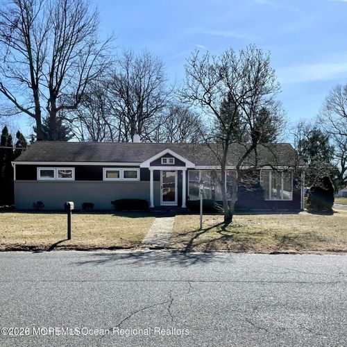 500 Freehold St, Oakhurst, NJ, 07755-1364 | Card Image