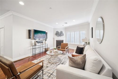 apt-3-11989 Laurelwood Dr, Studio City, CA, 91604-3770 | Card Image