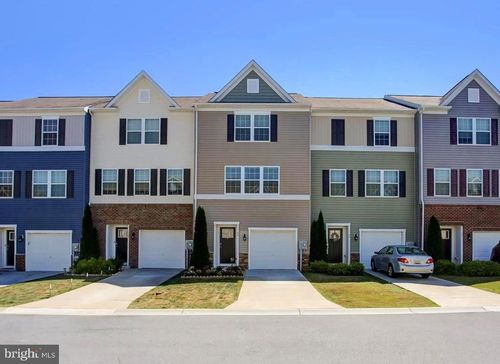 84 Vespucci Ln, MARTINSBURG, WV, 25404-1806 | Card Image