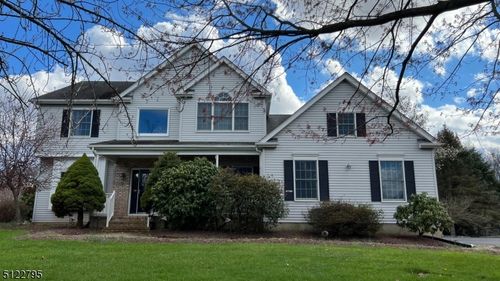 9 Collins Dr, Hillsborough, NJ, 08844-2247 | Card Image