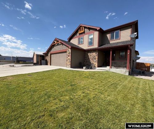 981 Meadowlark Dr, Douglas, WY, 82633-1901 | Card Image