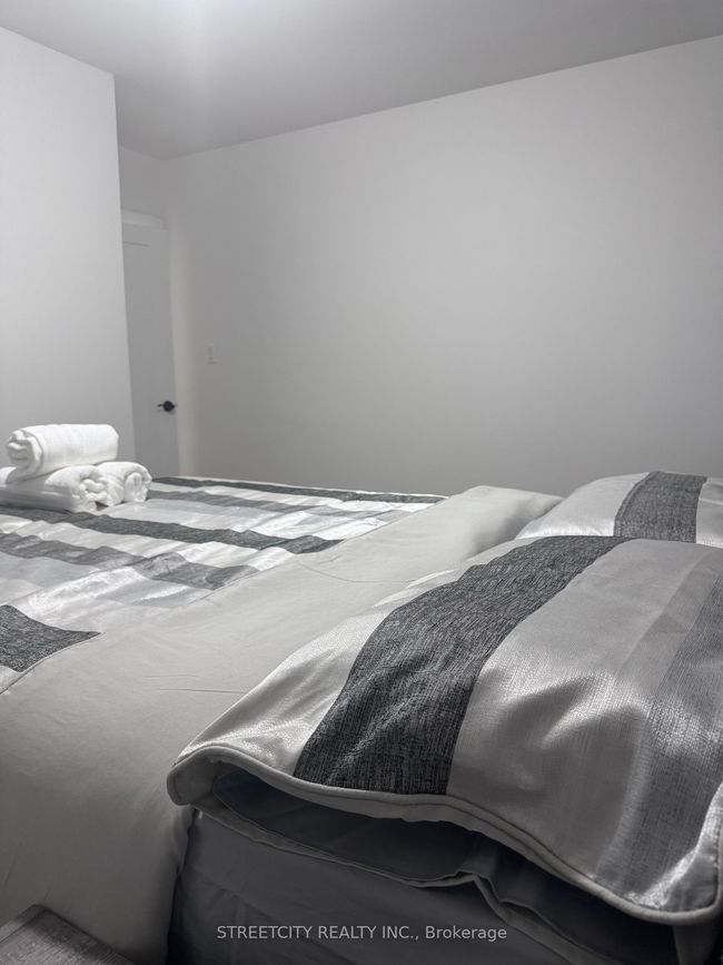22 Tweedsmuir Ave, House other with 3 bedrooms, 1 bathrooms and 2 parking in London ON | Image 8