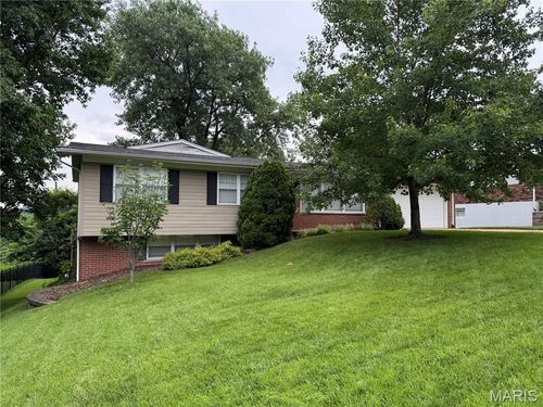 308 Twinview Ter, Ballwin, MO, 63011-4361 | Card Image