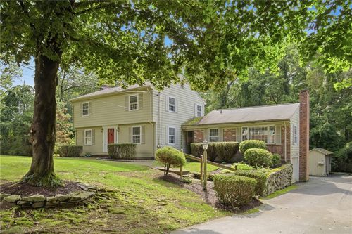 32 Bishop Dr, Cumberland, RI, 02864-3308 | Card Image