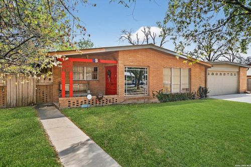 100 Riviera Dr, Castle Hills, TX, 78213-3342 | Card Image