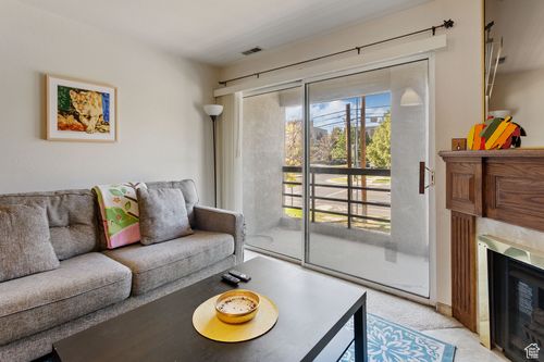 apt-2e-207 600, Salt Lake City, UT, 84102-2005 | Card Image