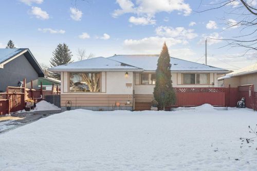 2048 33 Street Se, Calgary, AB, T2B0T9 | Card Image