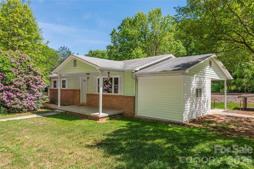 1140 Groundhog Rd, Canton, NC, 28716-6488 | Card Image