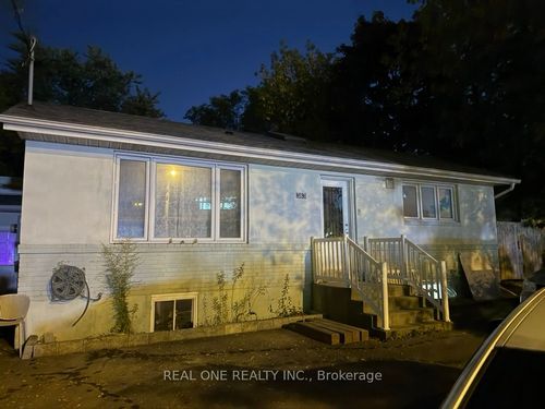 upper-3831 Finch Ave E, Scarborough, ON, M1T3E8 | Card Image