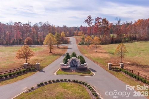 6207 Victory Pass Ln, Waxhaw, NC, 28173-8027 | Card Image