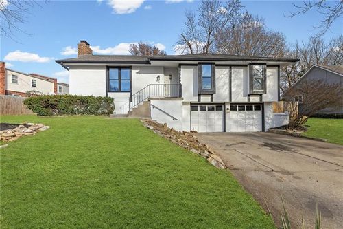 3709 Ne Grant St, Lee's Summit, MO, 64064-1930 | Card Image