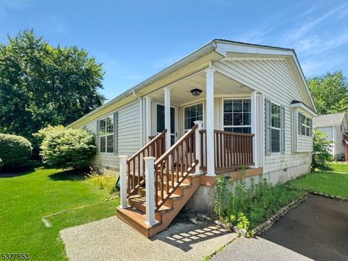 3 Stonehill Ln, Belvidere, NJ, 07823-2847 | Card Image