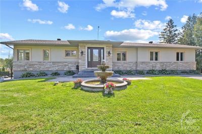 804 Flynn Rd, House other with 5 bedrooms, 3 bathrooms and 20 parking in South Gower ON | Image 1