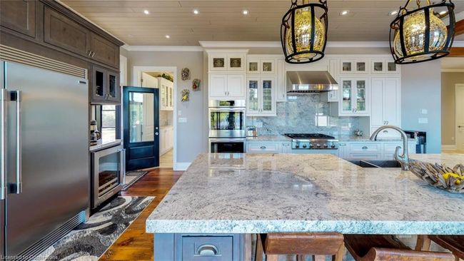 250 S Shore Rd, House other with 6 bedrooms, 4 bathrooms and 12 parking in Pointe-Au-Baril-Station ON | Image 16