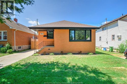 1473 Labadie Rd, House with 6 bedrooms, 2 bathrooms and null parking in Windsor ON | Card Image