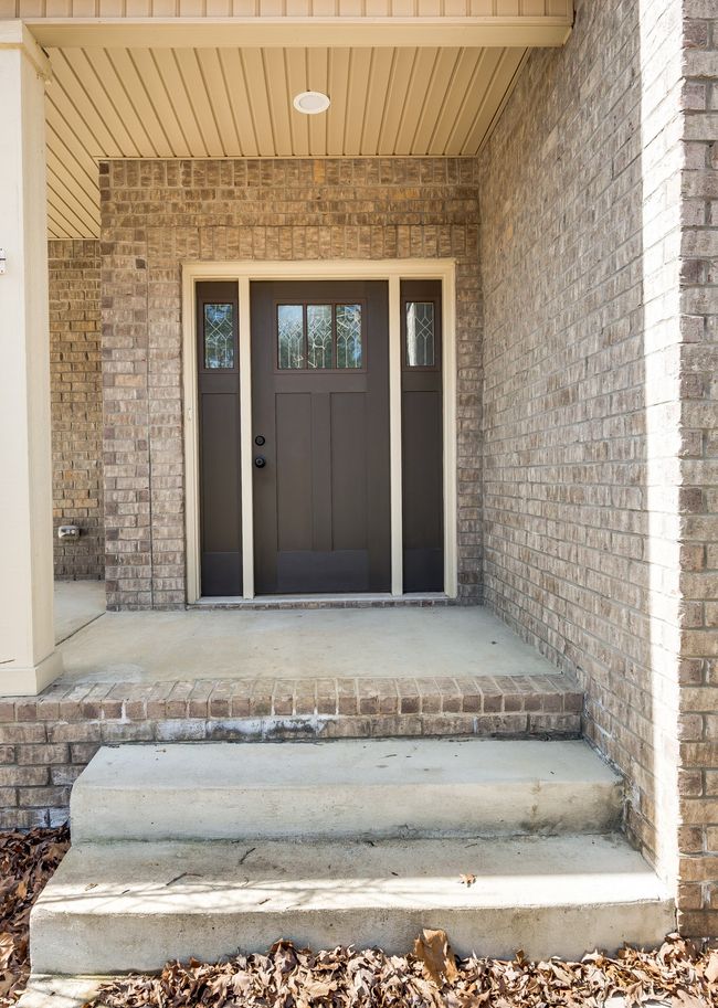 Beautiful craftsman style entry | Image 16