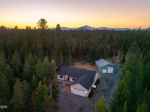 16346 Park Dr, La Pine, OR, 97739-9676 | Card Image