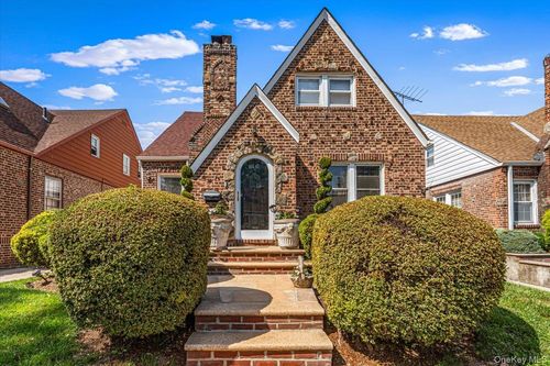 166-47 25th Avenue, New York, NY, 11357 | Card Image