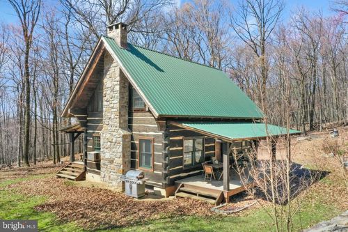 489 Airport Rd, BETHEL, PA, 19507-9693 | Card Image