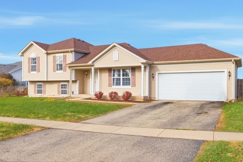 145 Heatherfield Ln, Dekalb, IL, 60115-1881 | Card Image