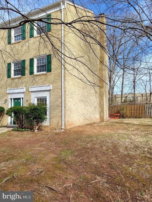 14709 Bentley Sq, CENTREVILLE, VA, 20120-1821 | Card Image