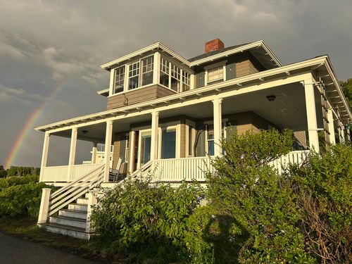 4 Diamond Ave, Gloucester, MA, 01930-1256 | Card Image