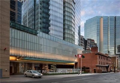 5504 - 180 University Ave, Condo with 2 bedrooms, 3 bathrooms and 2 parking in Toronto ON | Image 3