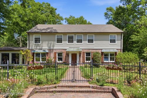 622 Broadway Ave, Jackson, MS, 39216-3205 | Card Image