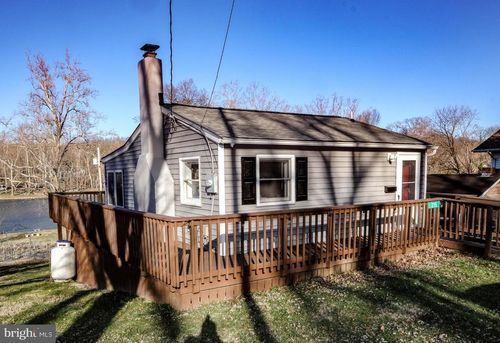 215 Harris Dr, FRONT ROYAL, VA, 22630-6512 | Card Image