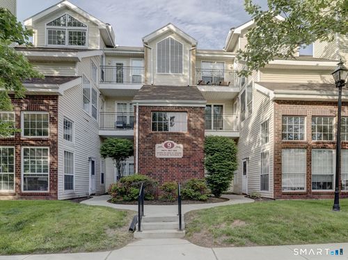 183-183 Carriage Crossing Ln, Middletown, CT, 06457-5834 | Card Image