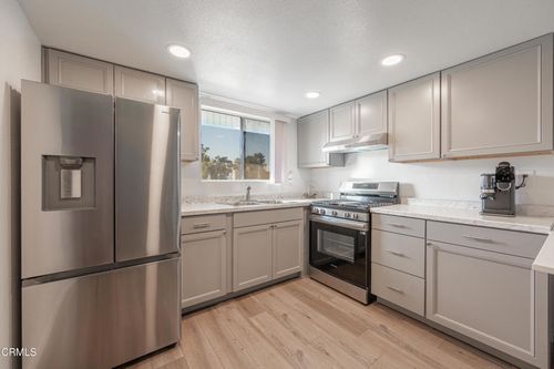60-8801 Willis Ave, Panorama City, CA, 91402-2118 | Card Image