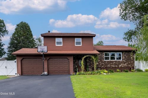 55 Alpine Dr, Latham, NY, 12110-1201 | Card Image