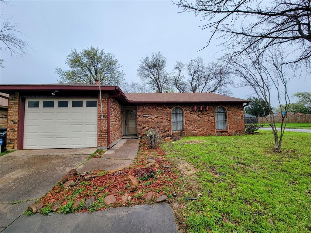 Fallbrook Ct, Fort Worth, TX 76120