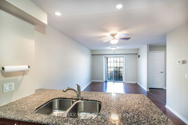 303 - 61 Clarington Blvd, Condo with 2 bedrooms, 1 bathrooms and 1 parking in Clarington ON | Image 18