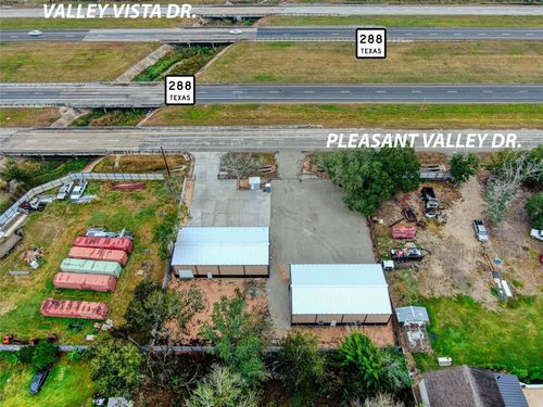 b-13051 Pleasant Valley Dr, Rosharon, TX, 77583-6223 | Card Image