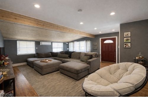 68 Schwarz Blvd, Lake Hopatcong, NJ, 07849-1513 | Card Image