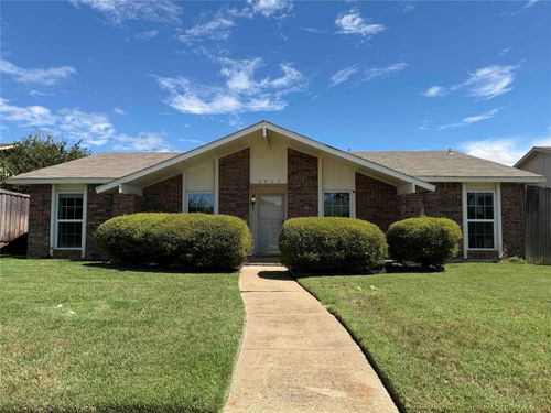 2917 Esquire Ln, Garland, TX, 75044-6223 | Card Image
