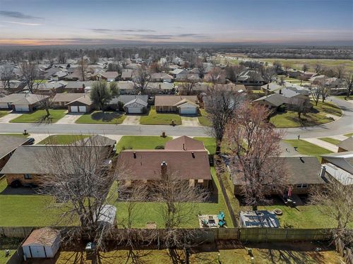 10445 Birkenhead Rd, Yukon, OK, 73099-7501 | Card Image