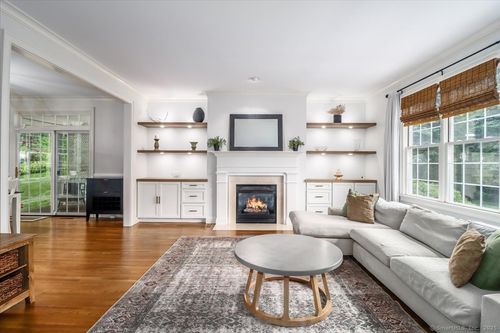 22-22 Woods Way, Redding, CT, 06896-3218 | Card Image