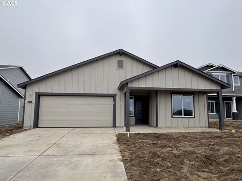 562 Taft St, Umatilla, OR, 97882-2017 | Card Image