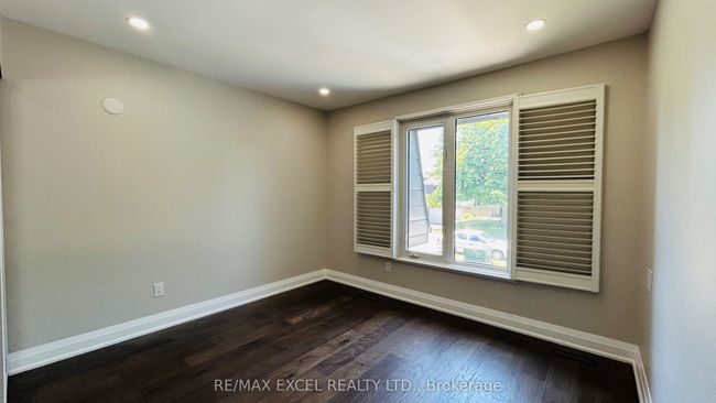 9 Ingram Crt, House other with 3 bedrooms, 2 bathrooms and 2 parking in Whitby ON | Image 12