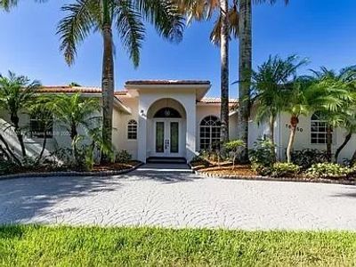 16650 Sw 67th Pl, House other with 4 bedrooms, 3 bathrooms and null parking in Southwest Ranches FL | Image 1