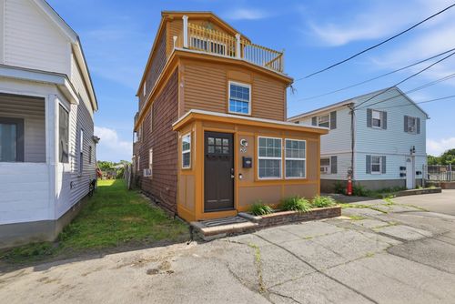 20 Milton St, Saugus, MA, 01906-1748 | Card Image
