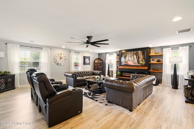 1717 Stricker Rd, House other with 5 bedrooms, 5 bathrooms and null parking in Memphis IN | Image 11