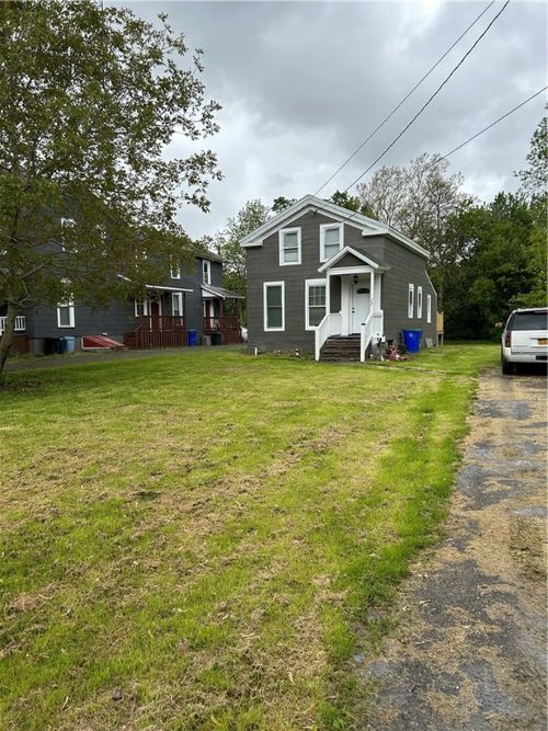 317 W State St, Albion, NY, 14411-1352 | Card Image