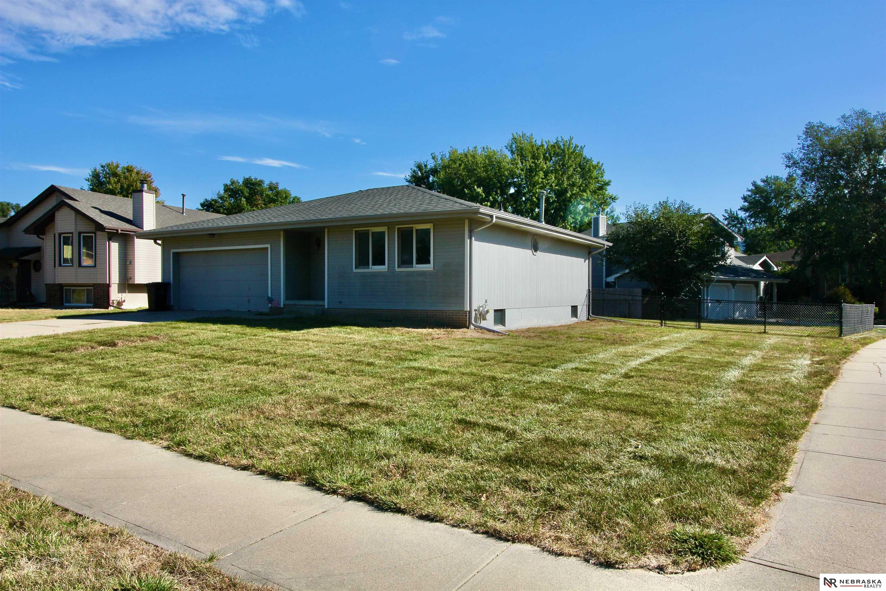 Bristol St, Papillion, NE 68046